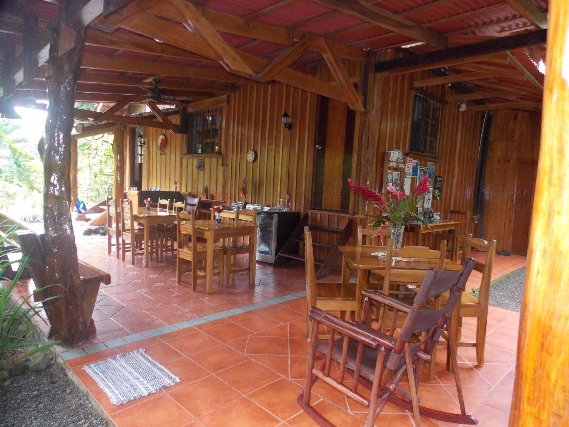 Coral Hill Bungalows Cahuita Esterno foto