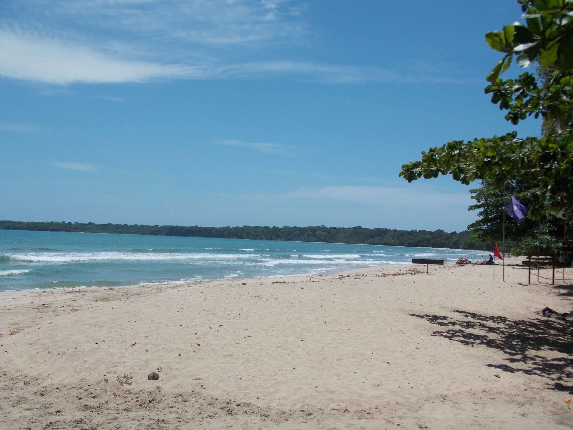 Coral Hill Bungalows Cahuita Esterno foto